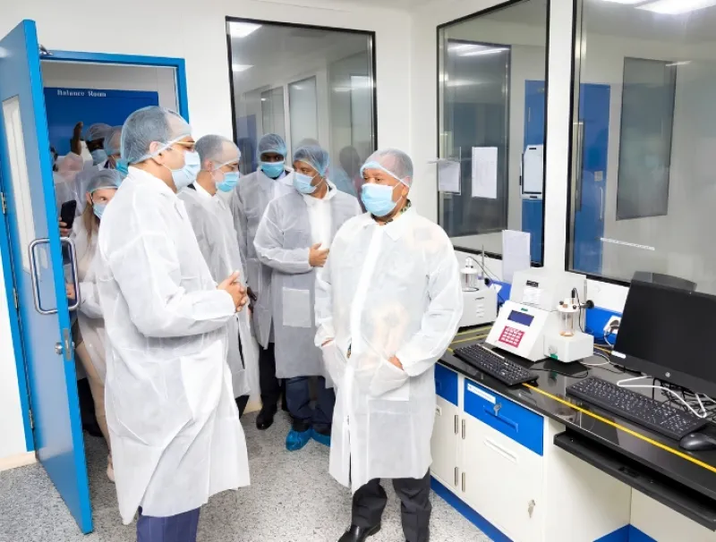 Visite de l'usine pharmaceutique de Nkok par le CESEC