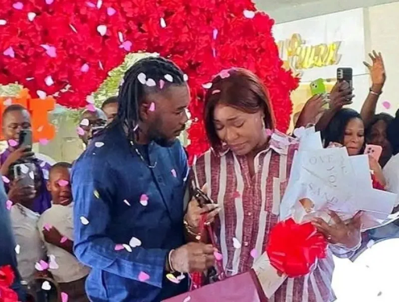 Demande en mariage de Josey