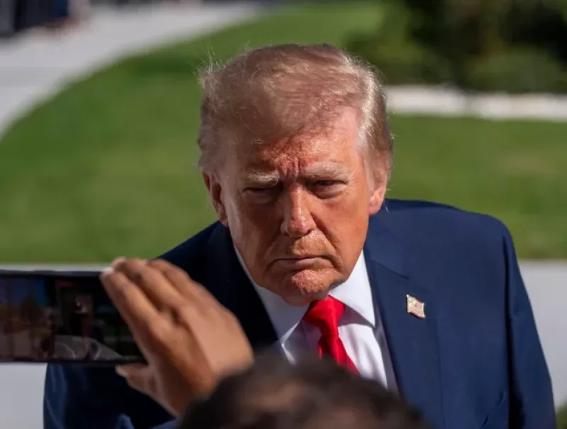 C’est un Donald Trump particulièrement hargneux qui s’en prend à la CPI.