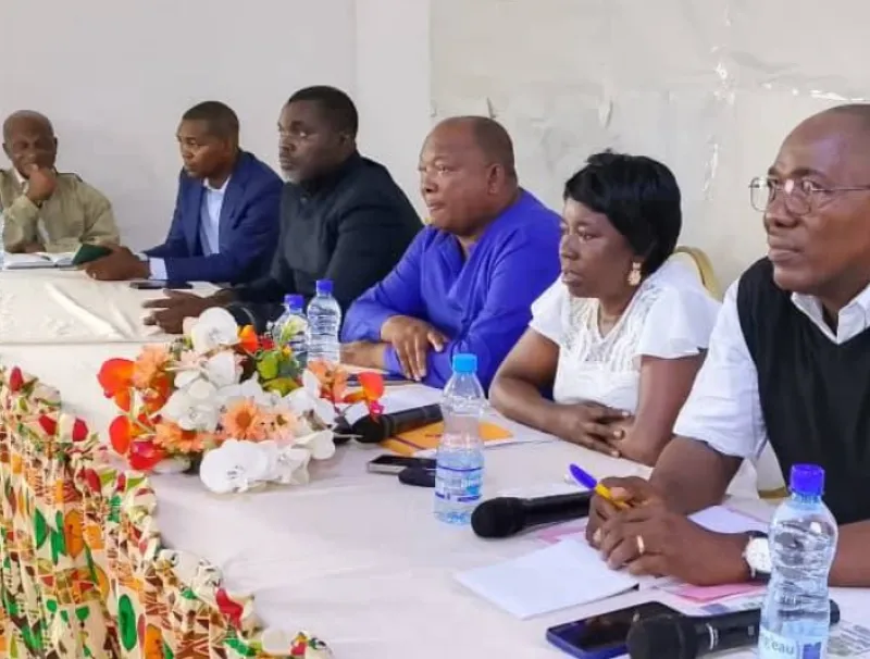 Georges Mpaga et Pierre Mintsa à Port-gentil