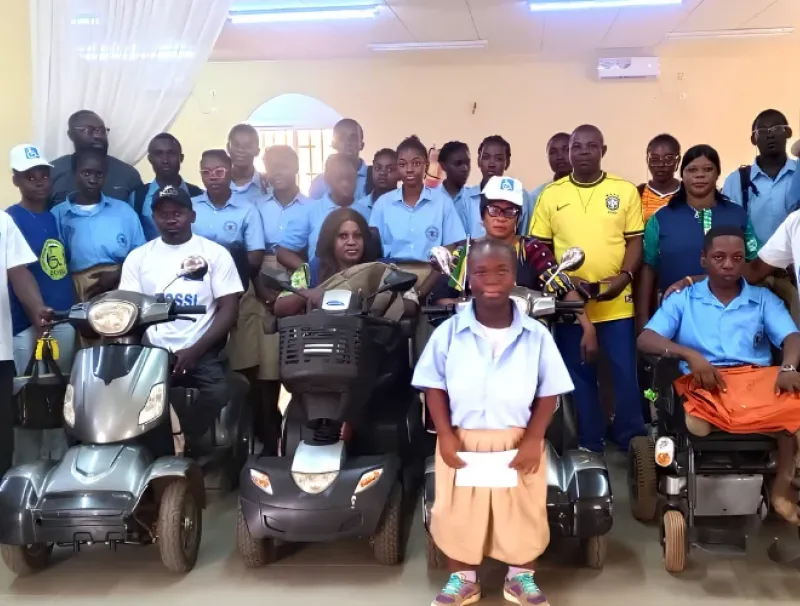 Au terme du lancement de la caravane du Lycée technique Alexandre-Bianguet de Tchibanga.