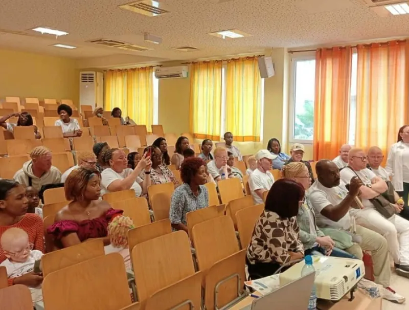 Les membres de l’Association des personnes atteintes d’albinisme, lors de la célébration de la Journée qui leur est dédiée