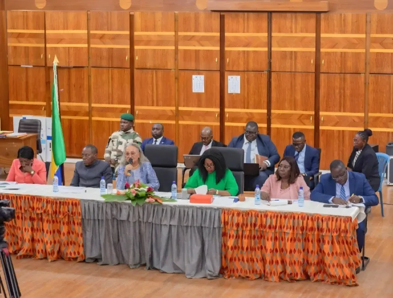 Une phase de la rencontre à la Fonction publique