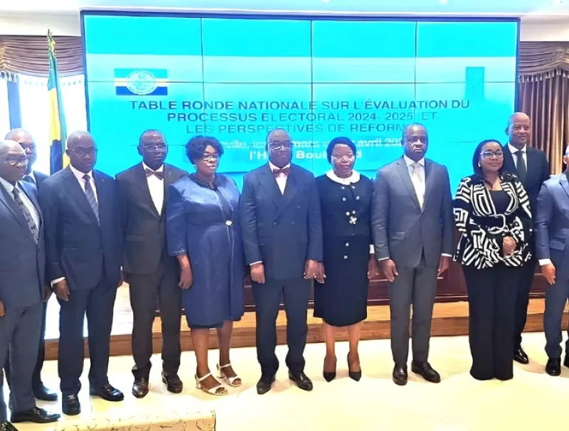 Les officiels lors du lancement de la table ronde nationale sur l’évaluation du processus électoral 2024-2025