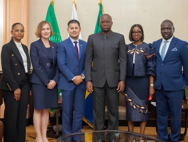 Brice Clotaire Oligui Nguema, président du Gabon et une délégation du groupe British Petroleum