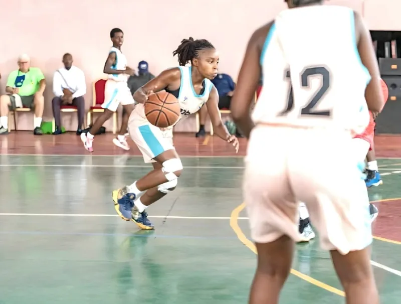 Une séquence de la rencontre Tandem Basket-Ball de Port-Gentil et Relais Basket-Ball de Libreville