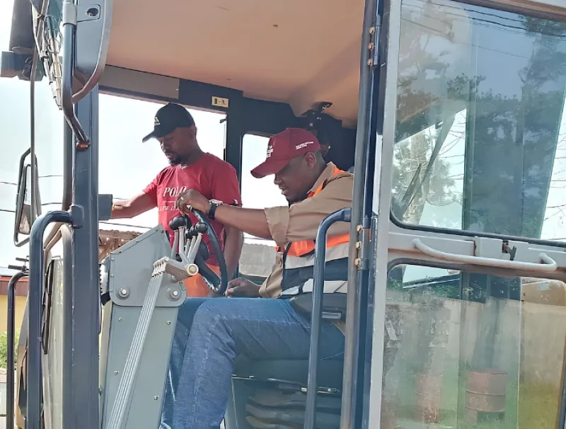 Travaux sur les voiries de Moanda