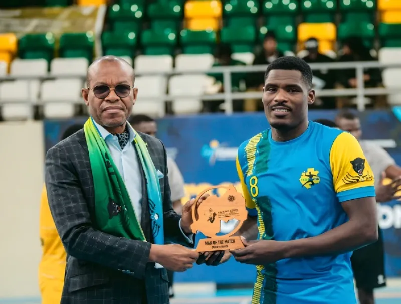  Sterensty Wora Mamadou, handballeur professionnel gabonais
