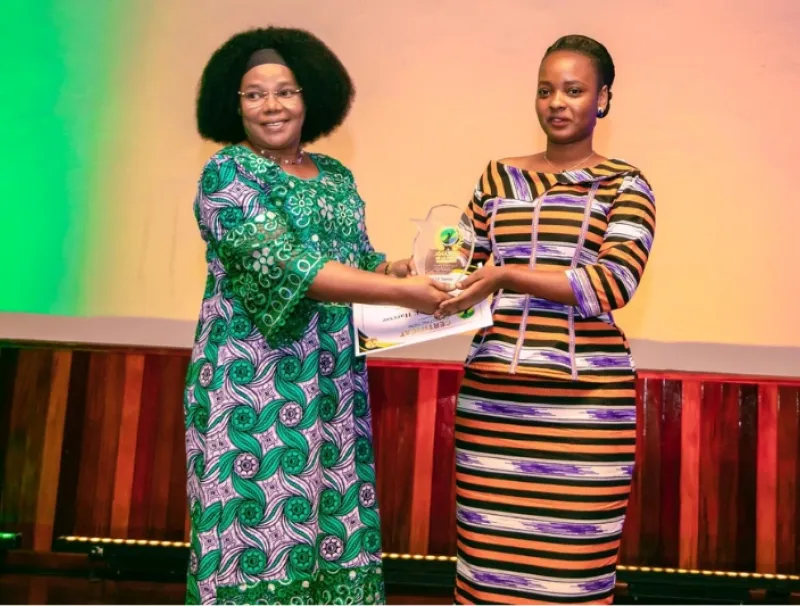 Awards de la Femme gabonaise : 13 femmes honorées à Arambo