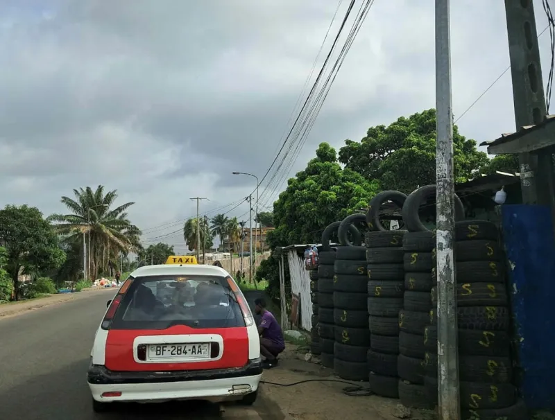 Commerce : le Gabon promeut l’entrepreneuriat et interdit 7 petits métiers aux étrangers 