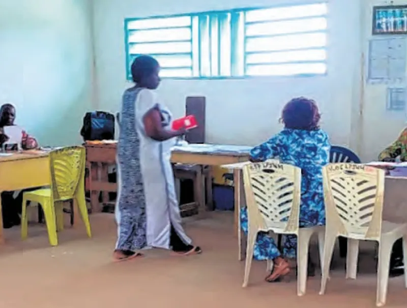 Phase de formalités administratives hier à Lambaréné.