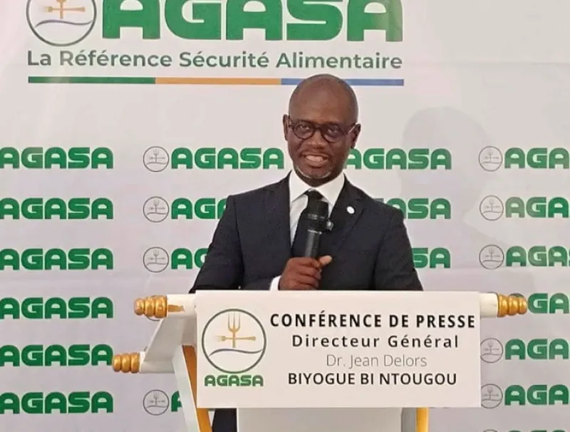 Conférence de presse Jean Delors Biyogue Bi Ntougou. © DR