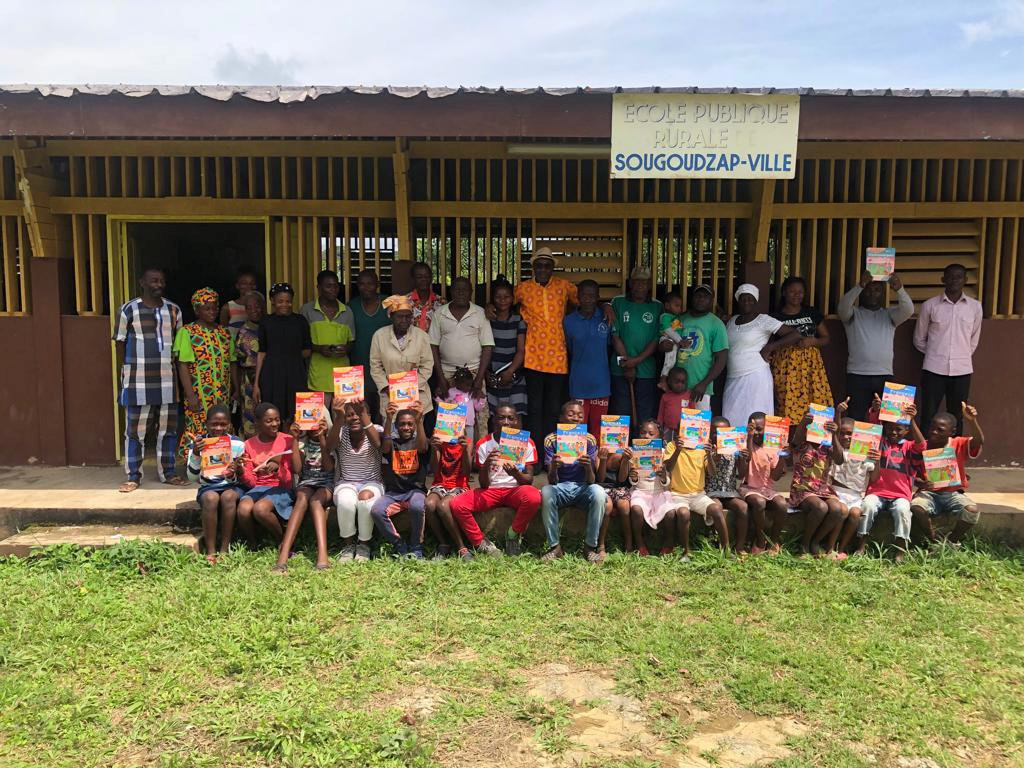 Oyem : du matériel didactique pour l'école de Sougoudzap-ville