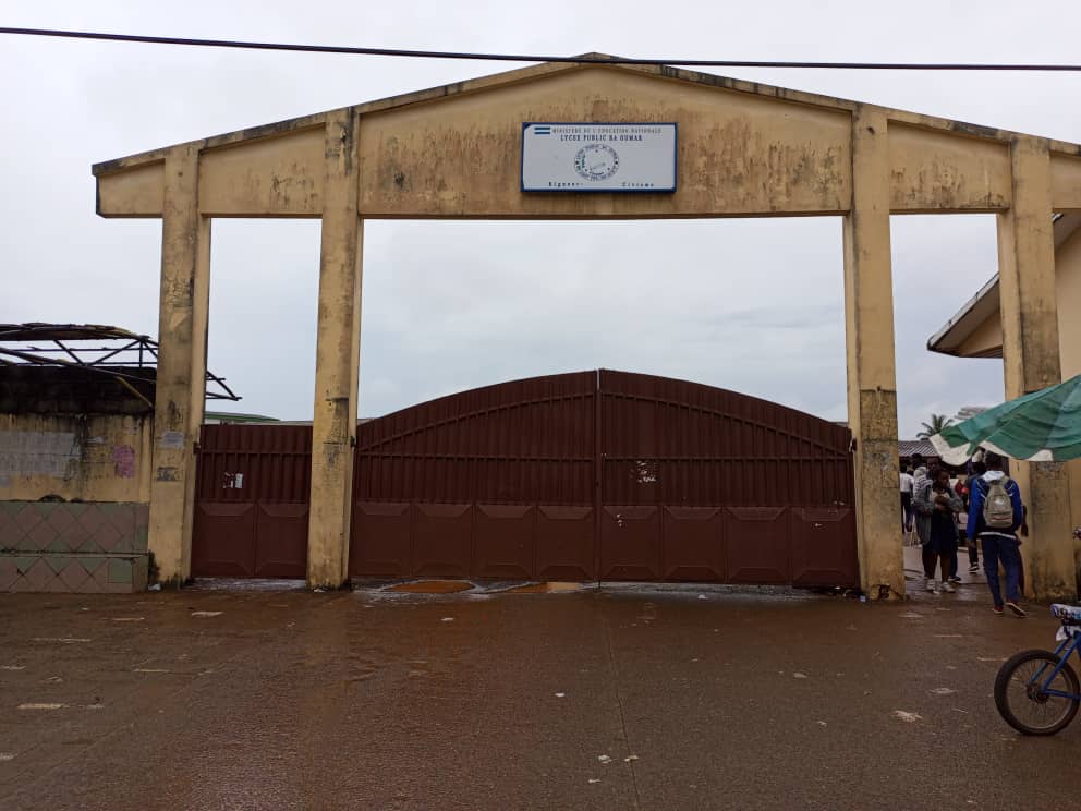 Un élève de terminale tente d'enlever une fille de 6e au lycée public de Ba Oumar