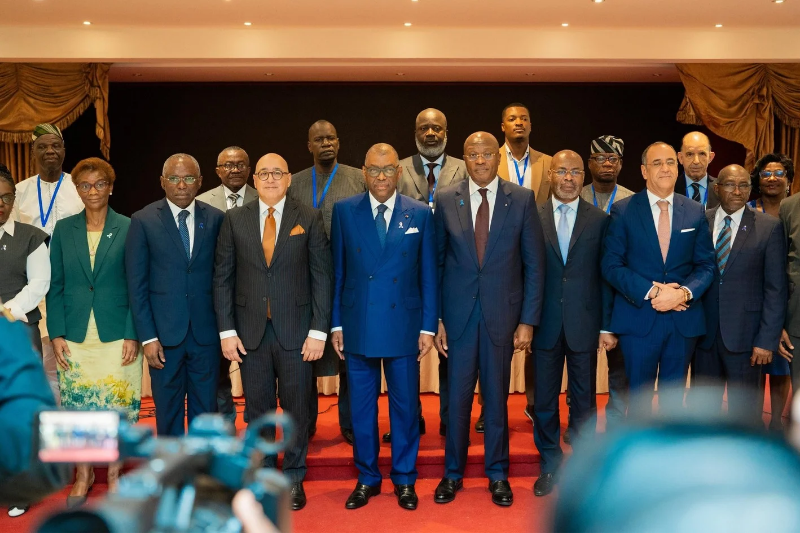 Photo de famille des officiels à l’ouverture des travaux. | DR