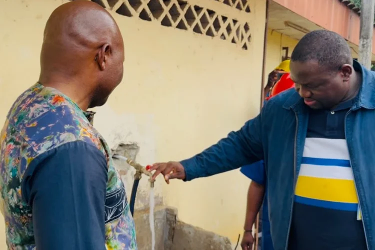 Accès à l'eau potable : des avancées à Ondogo et au Lycée technique Omar Bongo 