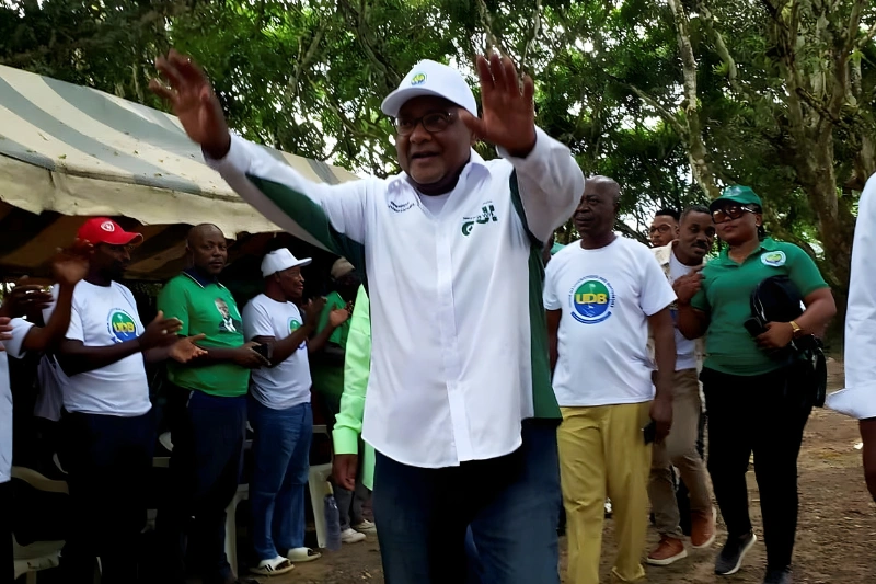 Lambaréné : Akure-Davain au contact de ses électeurs