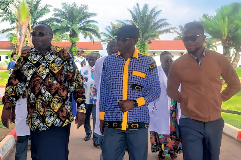 Oyem : le SG de la Santé en mission de supervision provinciale