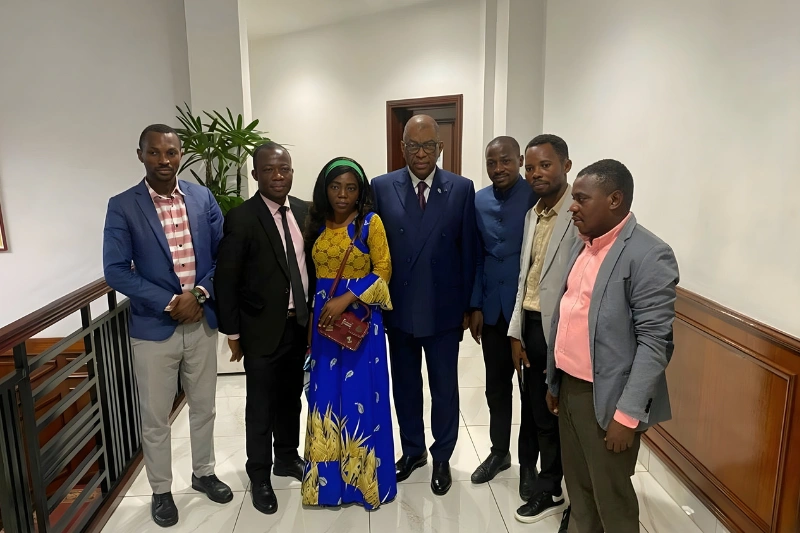 Le VPR échange avec les jeunes de l'Ogoulou en grève de la faim