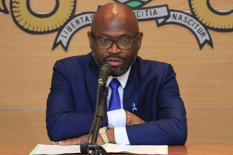 Arsène Nkoghe, poursuivis pour "injures publiques, outrage à magistrat, violence et voie de faits".