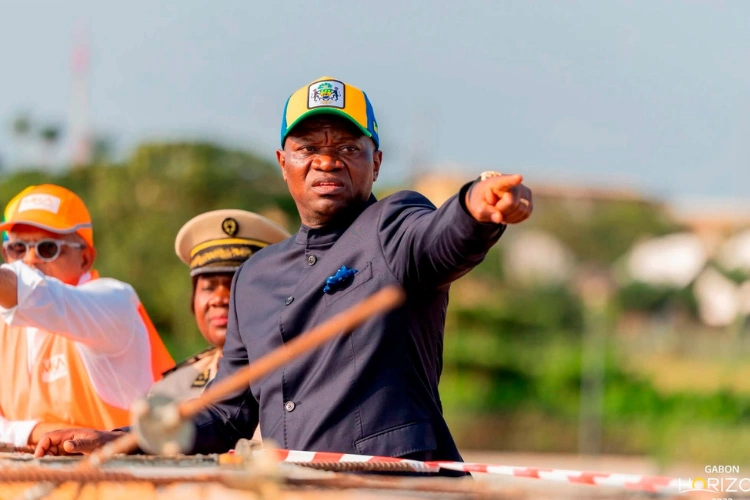 Oligui Nguema tance Airtel Gabon et Canal + : '' Construisez ou partez !''