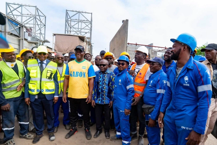 Visite de la centrale thermique de la SEEG de Port-Gentil.