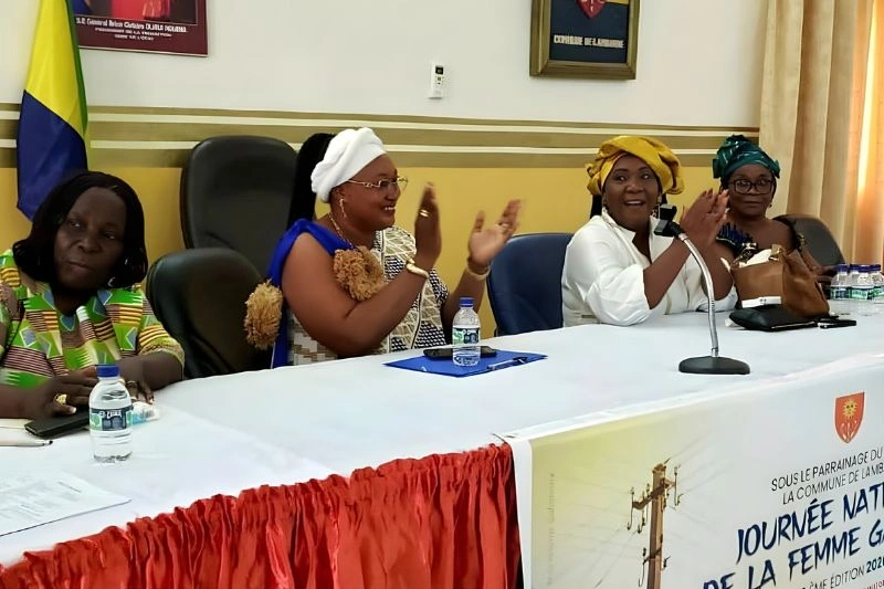 La tenue africaine magnifie la JNF à Lambaréné