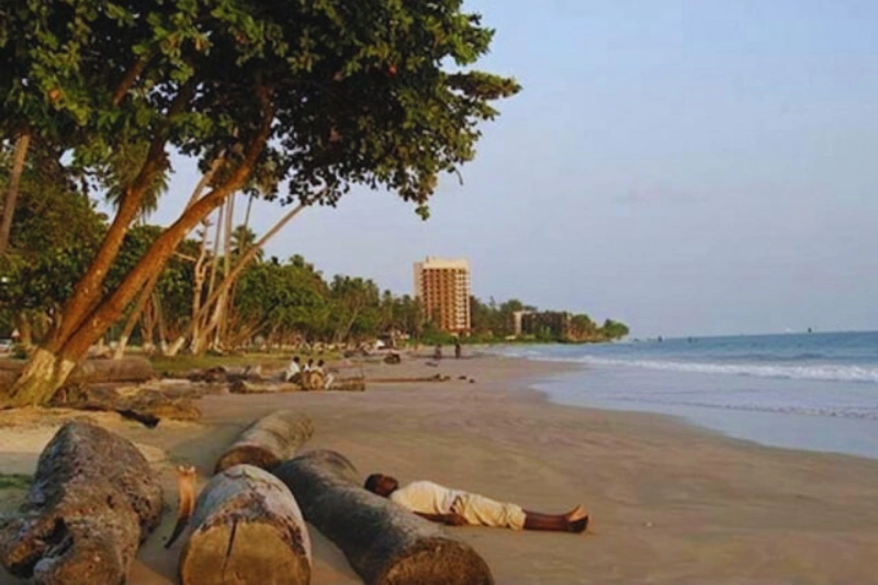 Un corps sans vie découvert sur la plage du lycée Mba