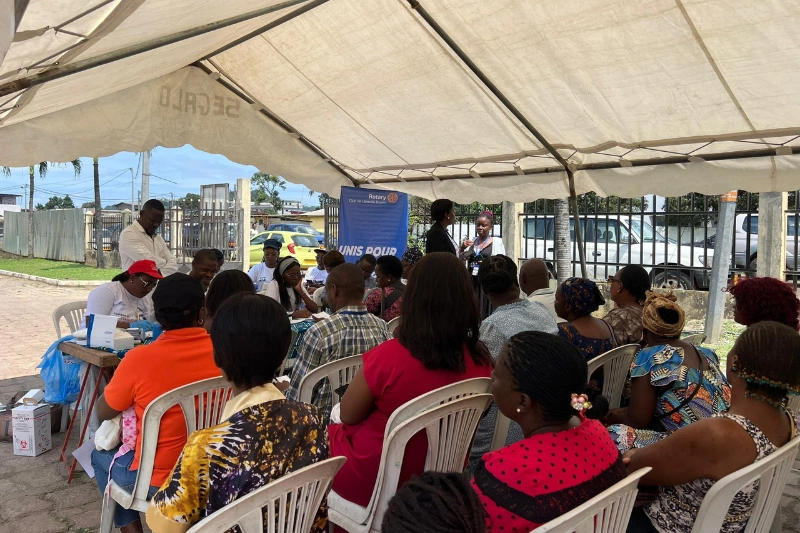 Dépistage et sensibilisation à l'hépatite et au VIH à Nzeng-Ayong