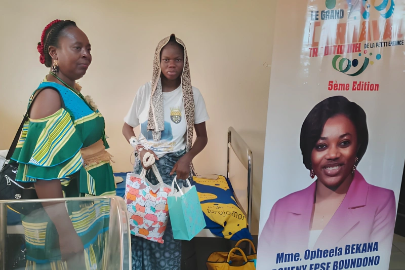 Moanda : le Grand Carnaval traditionnel de la petite enfance offre des kits aux nouveau-nés de l’hôpital départemental