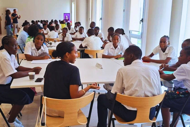 Les élèves du lycée national Léon Mba