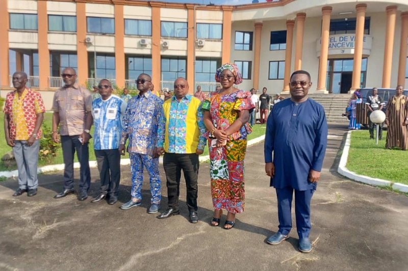 Franceville : La mairie s'aligne à la tenue traditionnelle africaine.