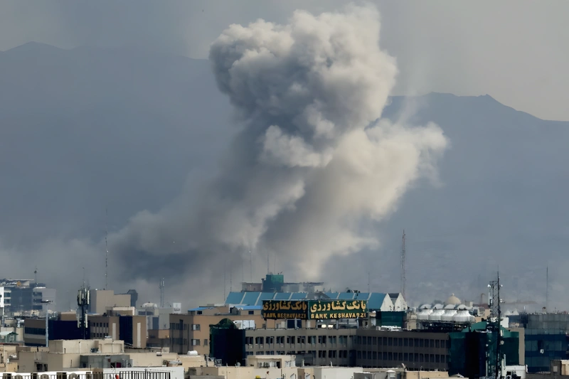 Iran : Téhéran visé par une attaque de "grande envergure" au 4e jour de la guerre