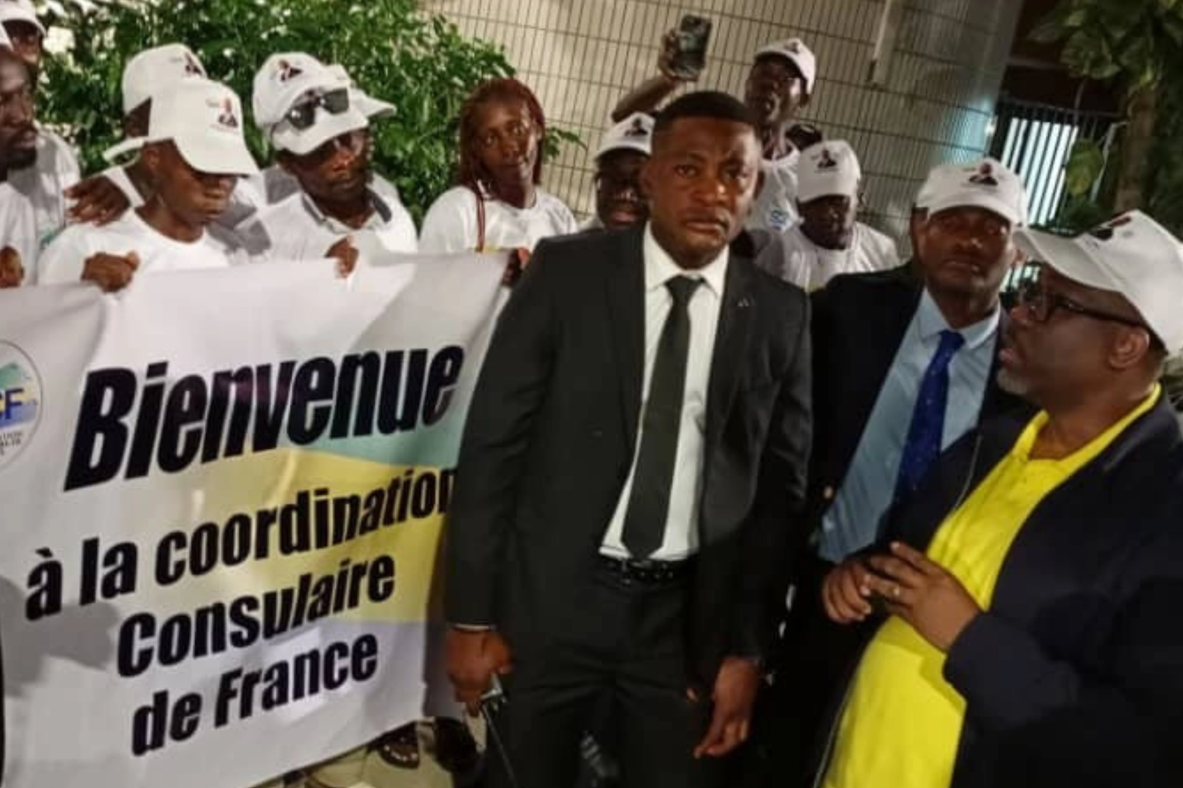 Un instantané de l’ambiance de la diaspora de France lors de l’élection le 12 avril 2025.