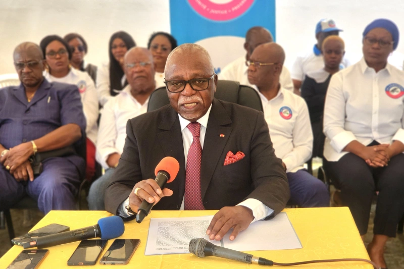 Rentrée politique des Démocrates : le président du parti, Guy Nzouba Ndama, lors de son propos