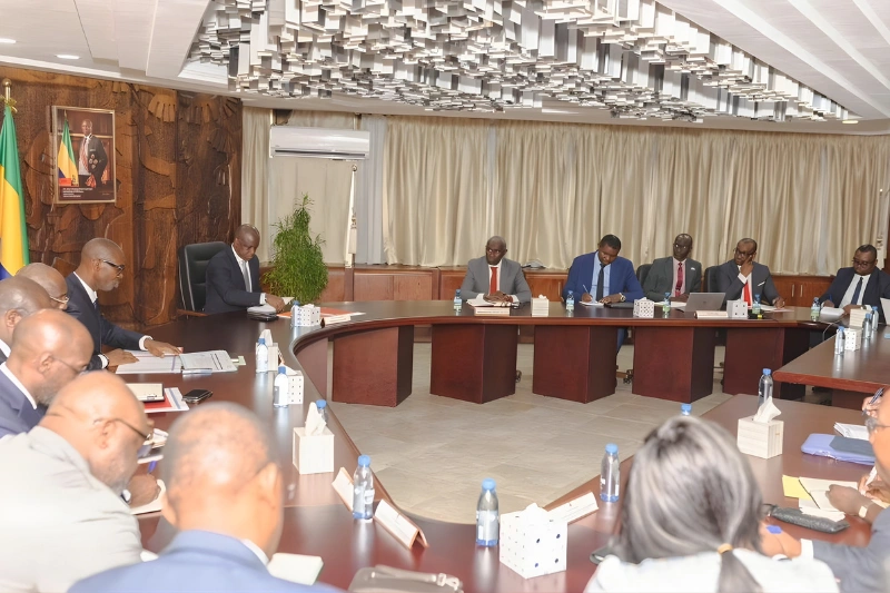 Centrale d'achats : un retard qui interroge