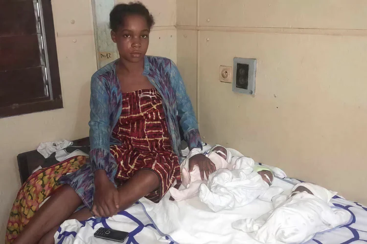 Mouila : une jeune mère de triplées lance un appel à la solidarité