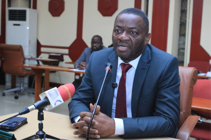 Hôtel de Ville : le maire vent debout contre le commerce ambulant