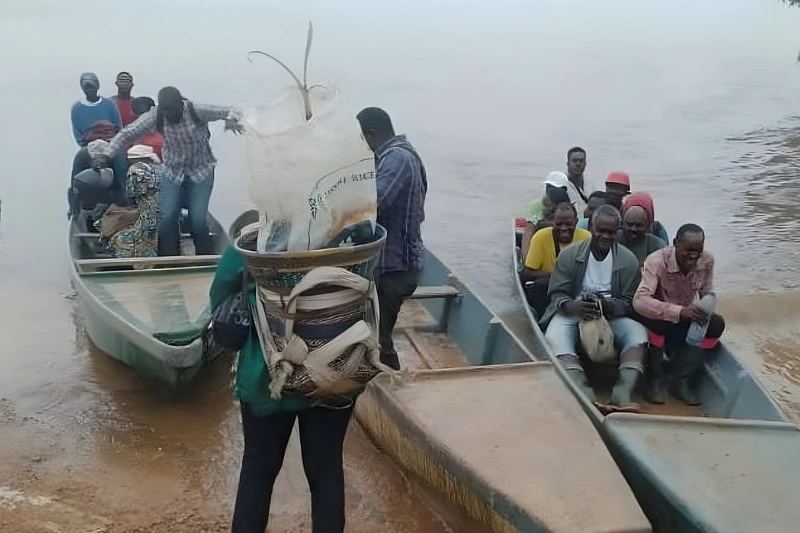 Makouké : les piroguiers roulent sur l’or, mais à quel prix ?
