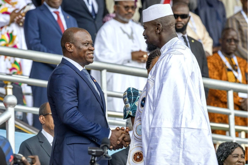 Brice Clotaire Oligui Nguema, président du Gabon et Mamadi Doumbouya, président de la Guinée
