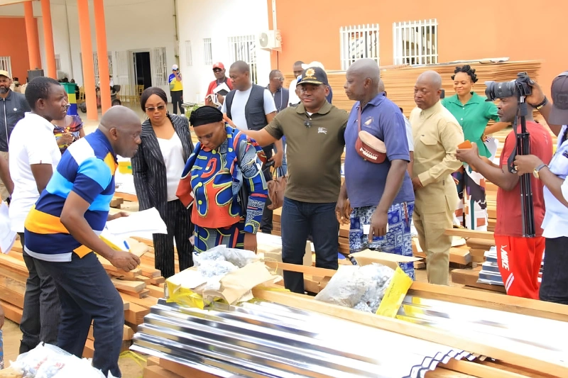 Tchibanga : du matériel et des bons d'achat pour des familles sinistrées