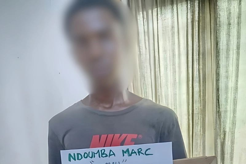 Le mis en cause, Marc Ndoumba alias ‘‘Money’’,avec sa marchandise