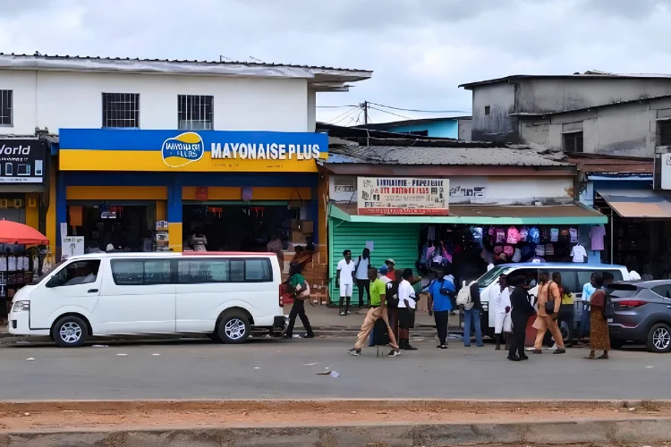 L’ancienne gare routière de Libreville où se vendent librement les livres contrefaits.