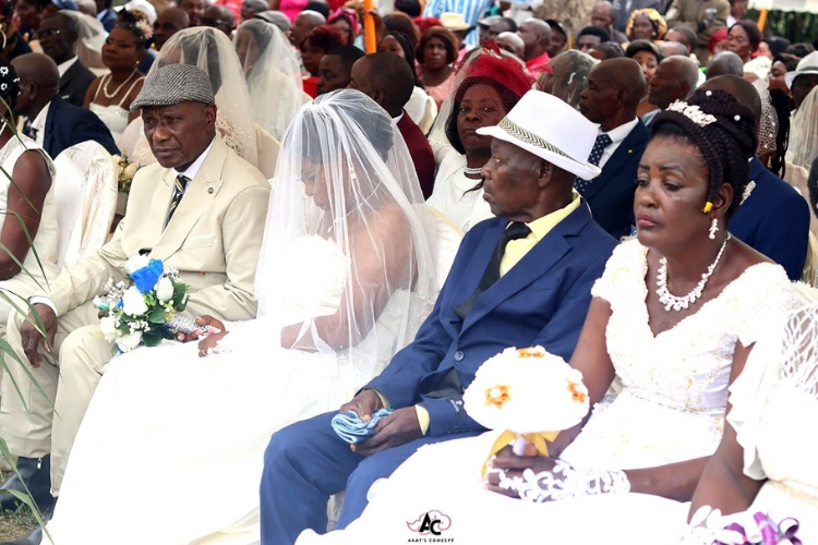 Noces : 36 couples unis pour la vie à Ekouk