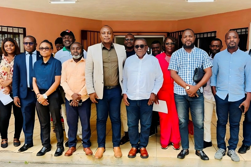 Médias : quel modèle économique pour sortir la presse privée de la précarité ?