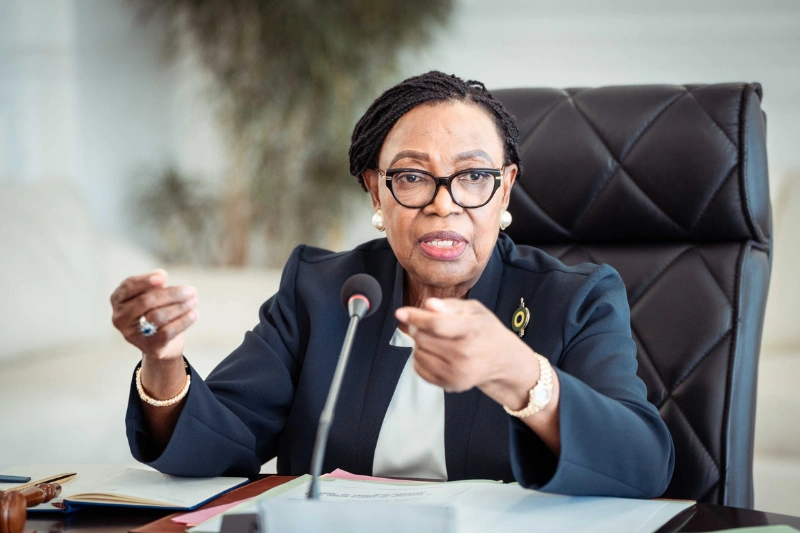 Paulette Missambo, présidente du sénat de la transition
