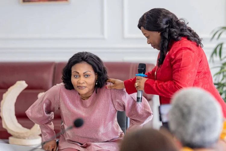 Nadia Christelle Koye a été installée par la présidente du Sénat, Huguette Yvonne Nyana Ekoume-Awori Onanga