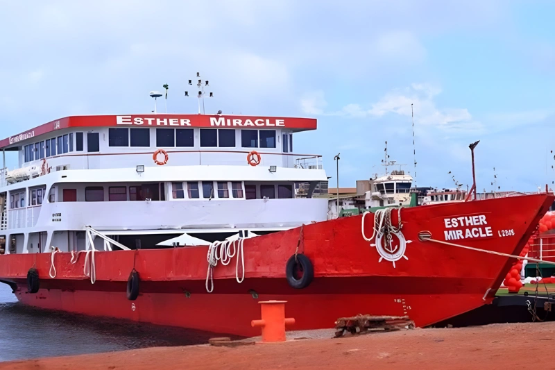 Navire Esther Miracle