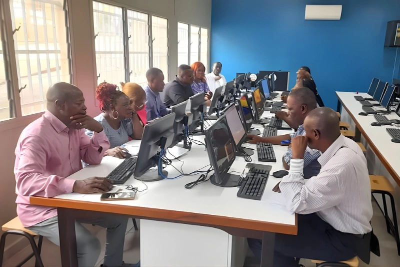 Vue du personnel ATOS de l’INSG en formation sur le numérique