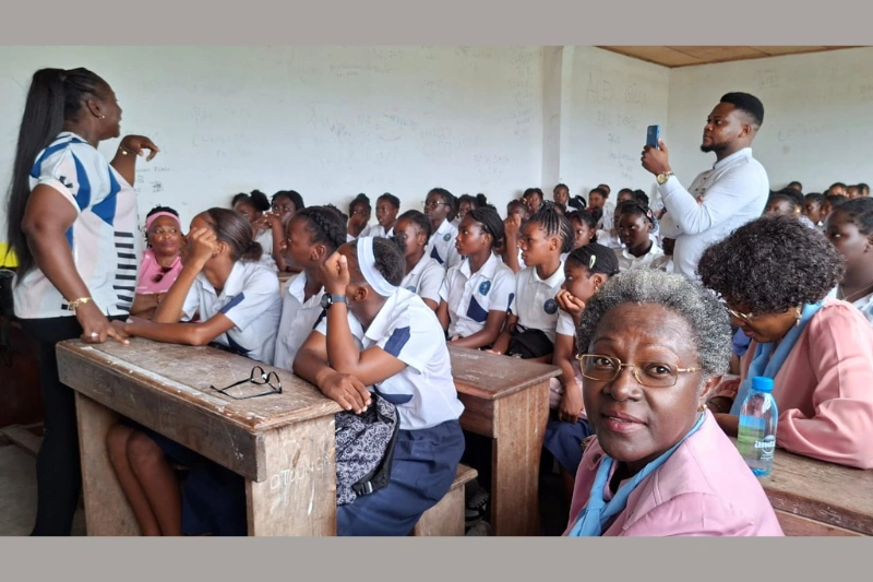 Octobre rose : Mille et Une sensibilise les élèves d’Epi de Nzeng-Ayong